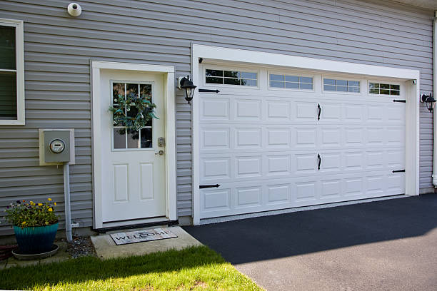 24/7 Emergency Garage Door Panel Replacement experts in Buena Vista city County, VA